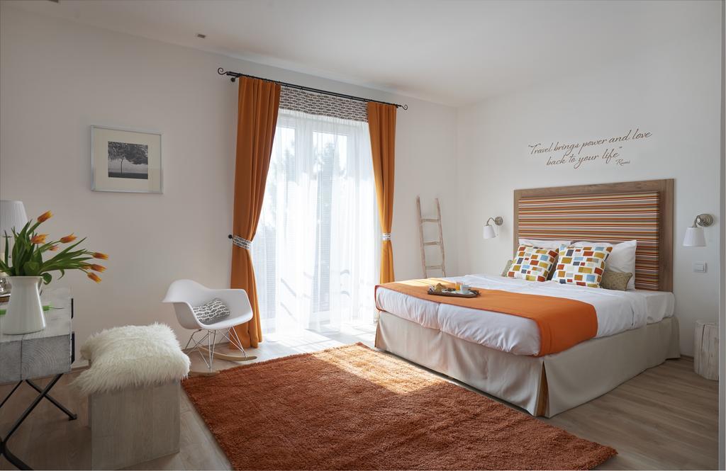 Villa Millennium Balatonalmádi Oda fotoğraf